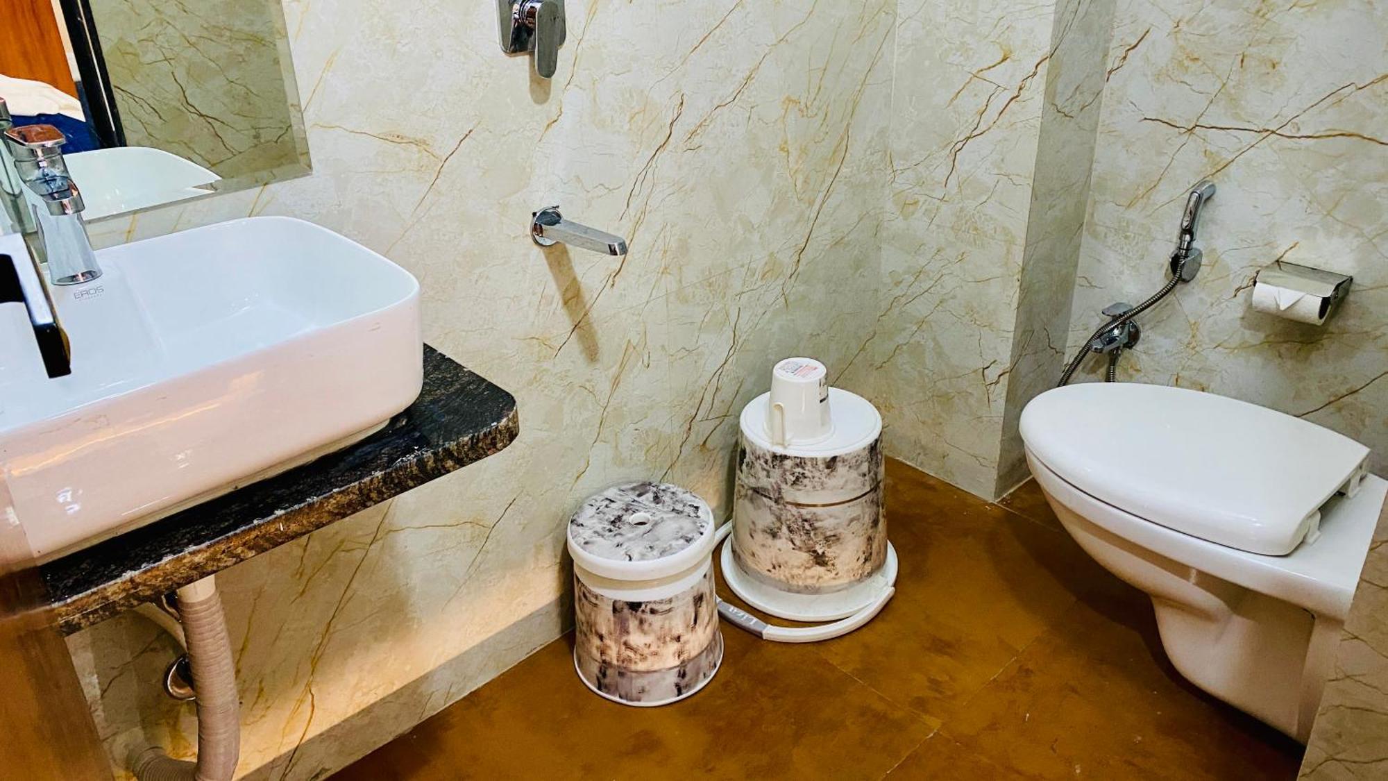 Hotel Aranyasutra Inaya, Indore Luaran gambar