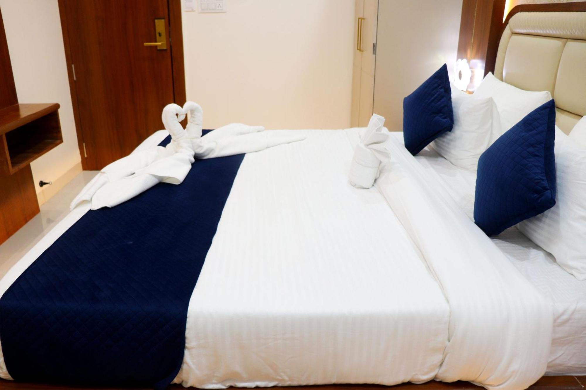 Hotel Aranyasutra Inaya, Indore Luaran gambar