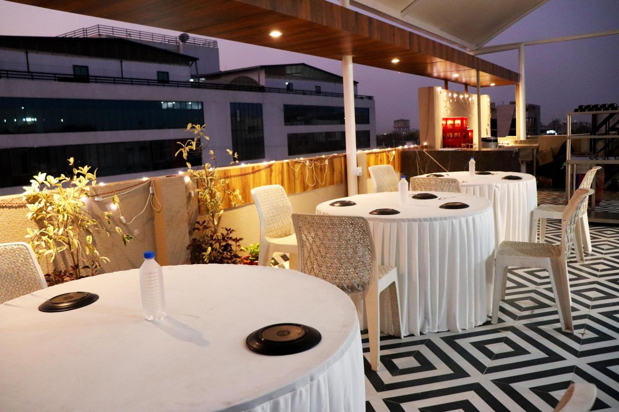 Hotel Aranyasutra Inaya, Indore Luaran gambar