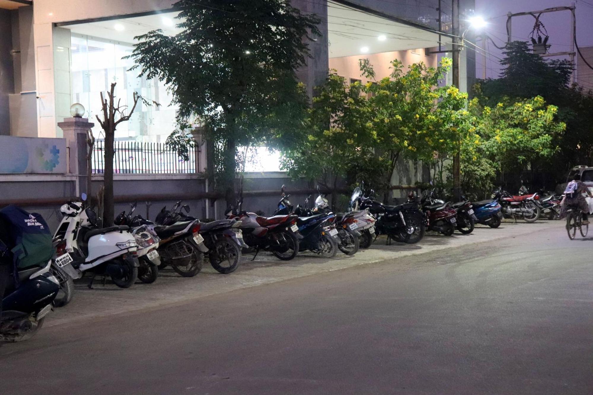 Hotel Aranyasutra Inaya, Indore Luaran gambar